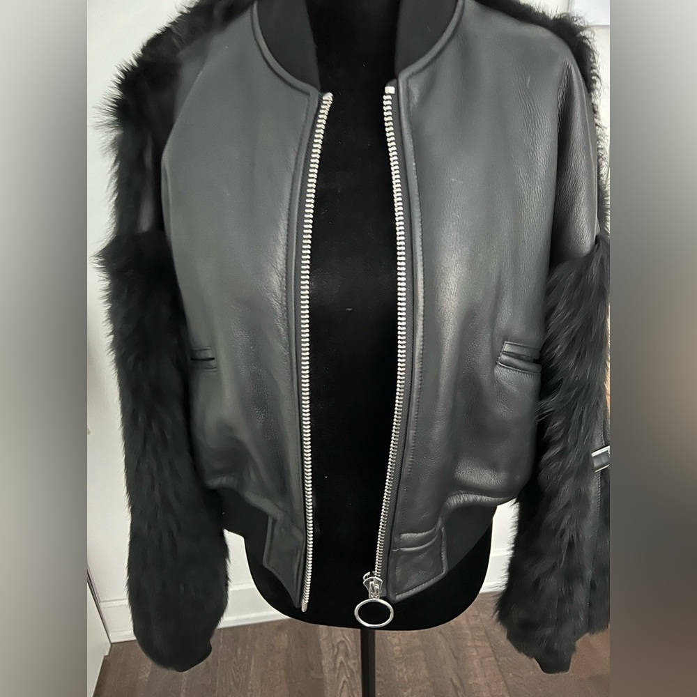 Leather jacket - Picture 2 of 8